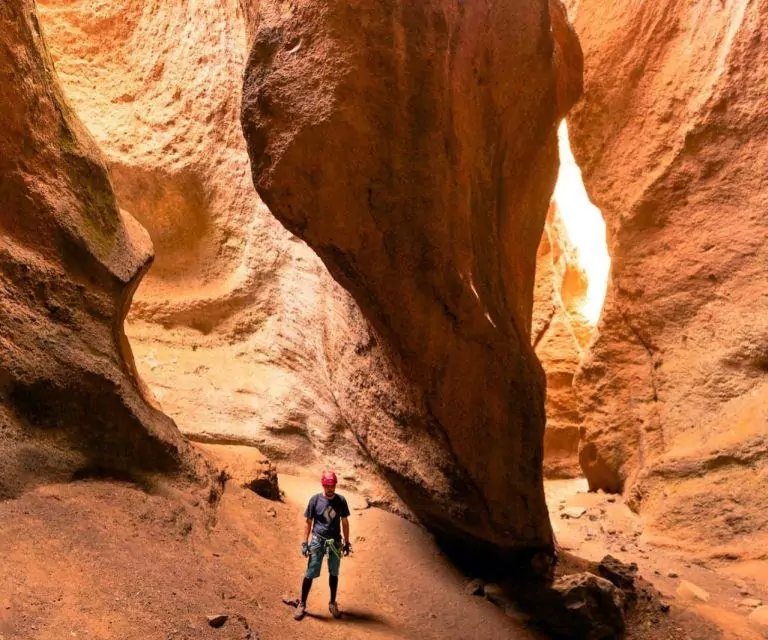 Tenerife: Los Arcos Canyoning Trip with Canyoning Guide